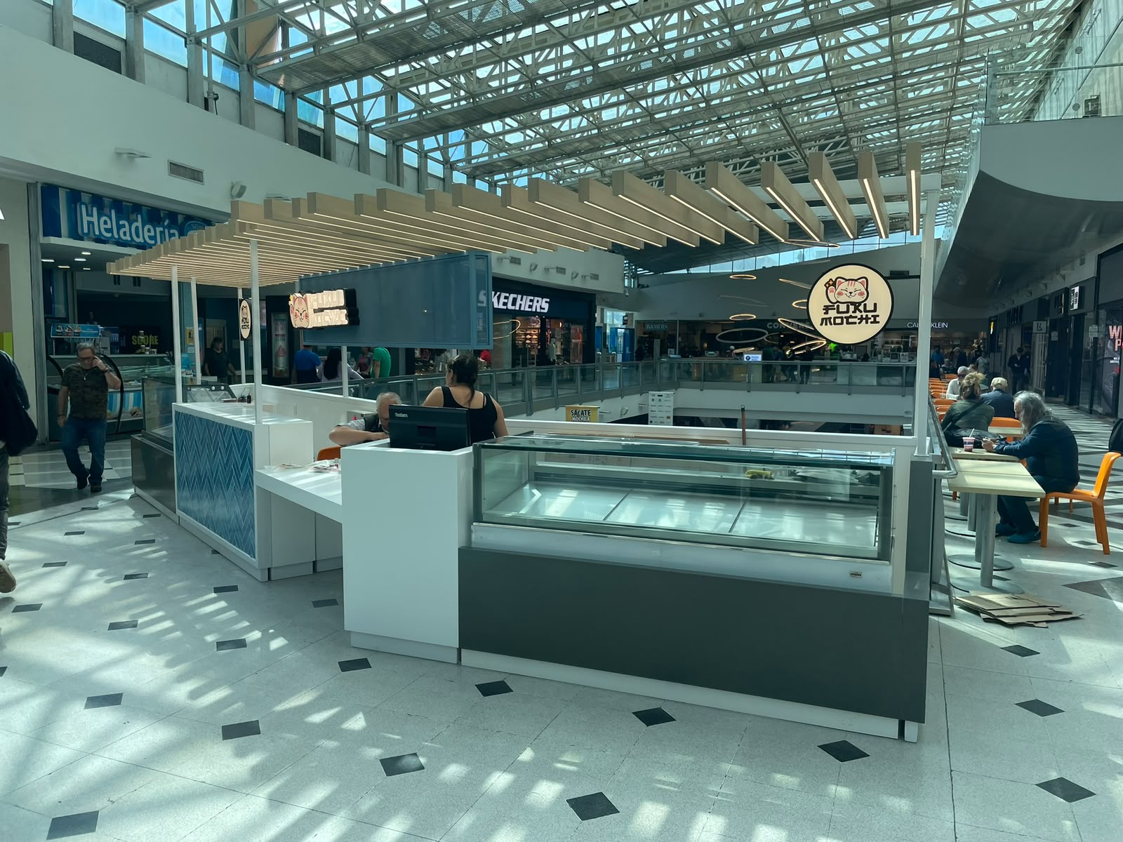 Tienda fukumoshi